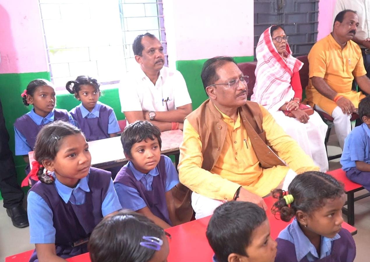 मुख्यमंत्री विष्णु देव साय ने सम्पर्क स्मार्ट स्कूल और स्मार्ट ब्लॉक कार्यक्रम का किया शुभारंभ, मुख्यमंत्री ने शिक्षा क्रांति को बताया मील का पत्थर