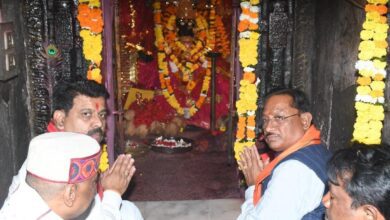 मुख्यमंत्री विष्णु देव साय ने बस्तर की आराध्य देवी मां दंतेश्वरी की पूजा-अर्चना कर प्रदेशवासियों के सुख-समृद्धि और खुशहाली की कामना की