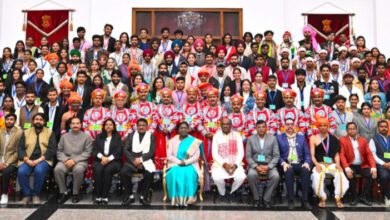 छत्तीसगढ़ की झांकी कलाकारों का सम्मान, राष्ट्रपति द्रौपदी मुर्मु ने सराही जनजातीय कला, कलाकार हुए भावविभोर