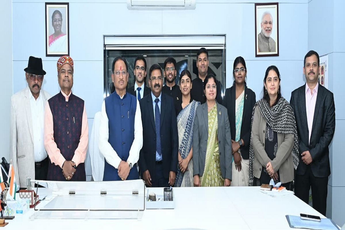 मुख्यमंत्री से भारतीय वन सेवा 2024 बैच के प्रशिक्षु अधिकारियों ने की मुलाकात